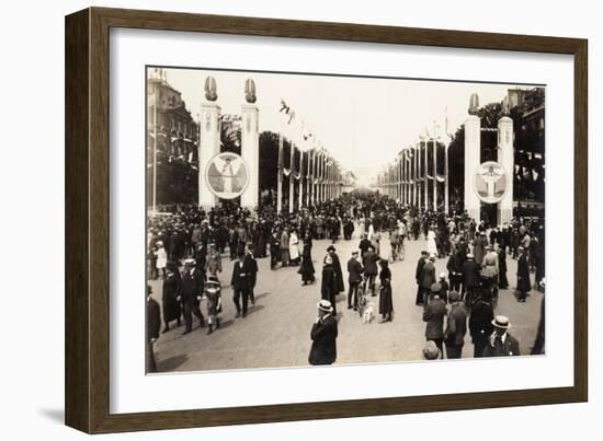 Victory Celebrations on the Champs Élysées, Paris, 14 July 1919-null-Framed Giclee Print