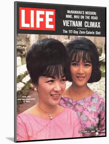 Vietnam's Madame Nhu and Daughter, October 11, 1963-John Loengard-Mounted Photographic Print