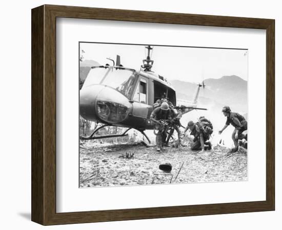 Vietnam War Hamburger Hill US Wounded-Associated Press-Framed Photographic Print