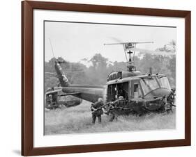 Vietnam War Helicopter Landing-Horst Faas-Framed Photographic Print