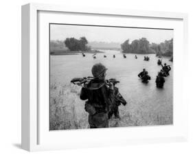 Vietnam War Paratroopers Rain-Henri Huet-Framed Premium Photographic Print