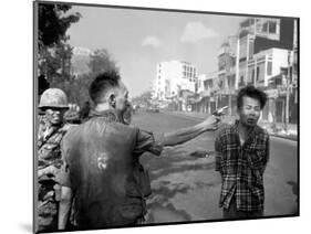 Vietnam War Saigon Execution-Eddie Adams-Mounted Photographic Print