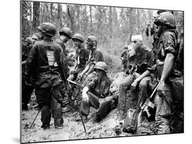 Vietnam War - U.S. Army Zone D-Henri Huet-Mounted Photographic Print