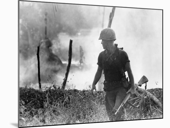 Vietnam War U.S. Marine-Associated Press-Mounted Photographic Print