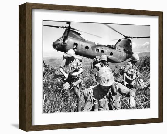 Vietnam War U.S. Marines-Associated Press-Framed Premium Photographic Print