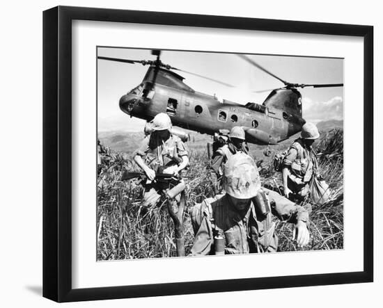 Vietnam War U.S. Marines-Associated Press-Framed Premium Photographic Print