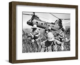 Vietnam War U.S. Marines-Associated Press-Framed Photographic Print