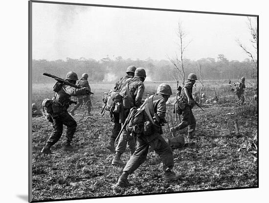 Vietnam War U.S. Reinforcements-Horst Faas-Mounted Premium Photographic Print