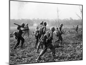 Vietnam War U.S. Reinforcements-Horst Faas-Mounted Premium Photographic Print