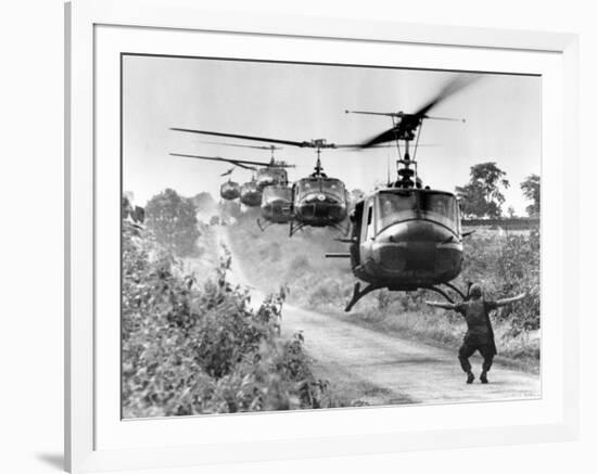 Vietnam War US Helicopters-Horst Faas-Framed Photographic Print