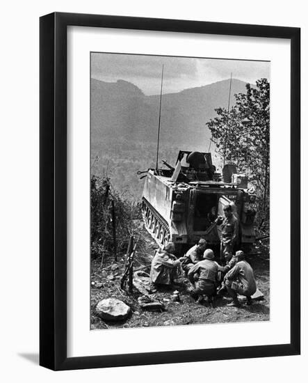 Vietnam War US Laos-Henri Huet-Framed Photographic Print