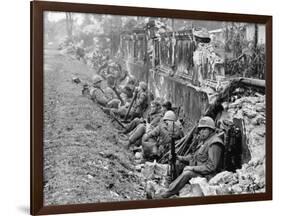 Vietnam War US Marines Hue-Associated Press-Framed Photographic Print