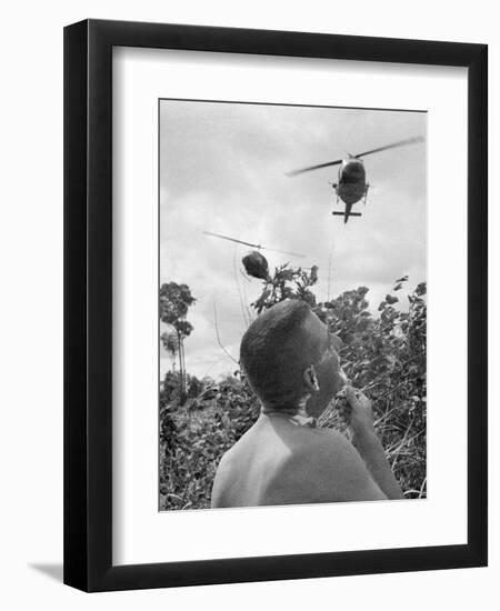 Vietnam War US Shaving-Horst Faas-Framed Photographic Print