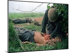 Vietnam War-Horst Faas-Mounted Photographic Print