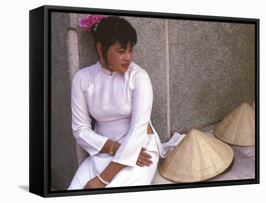 Vietnamese Girl in Traditional Dress, Vietnam-Keren Su-Framed Stretched Canvas