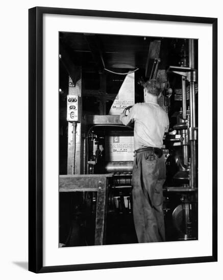 View of a Press Printing the Jewish Daily Forward-Hansel Mieth-Framed Photographic Print