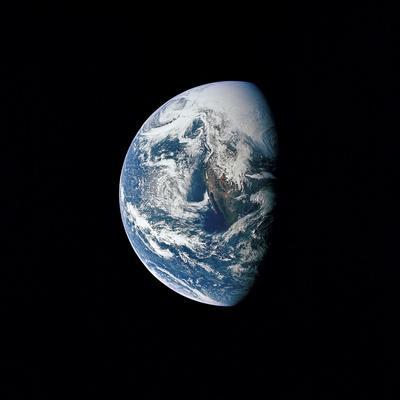 https://imgc.allpostersimages.com/img/posters/view-of-earth-taken-from-the-apollo-13-spacecraft_u-L-PJ26LZ0.jpg?artPerspective=n