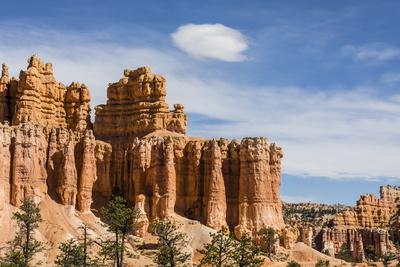 https://imgc.allpostersimages.com/img/posters/view-of-hoodoo-formations-from-the-fairyland-trail-in-bryce-canyon-national-park-utah-united-stat_u-L-Q1BTP1N0.jpg?artPerspective=n