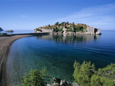 https://imgc.allpostersimages.com/img/posters/view-of-island-and-beach-sveti-stefan-the-budva-riviera-montenegro-europe_u-L-PFVYSV0.jpg?artPerspective=n