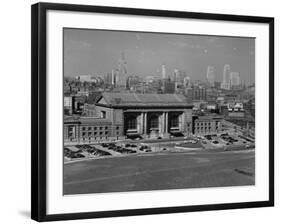 View of Kansas City-William Vandivert-Framed Premium Photographic Print