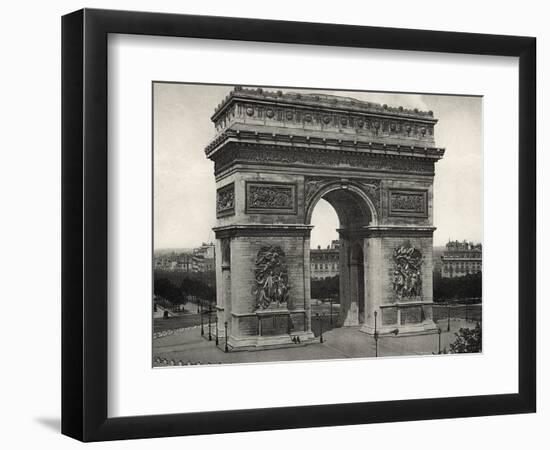 View of L'Arc De Triomphe in Paris-Bettmann-Framed Photographic Print