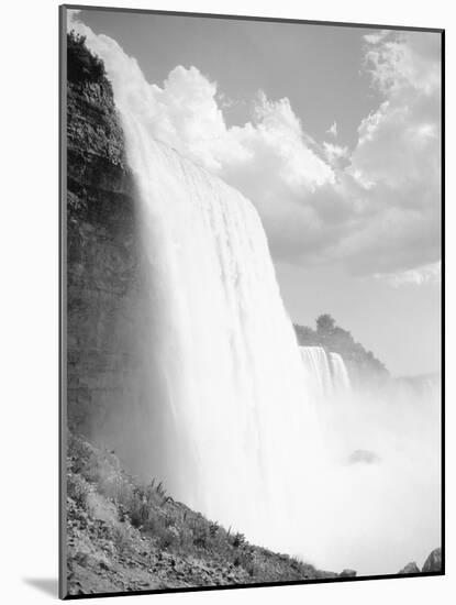 View of Niagara Falls-Philip Gendreau-Mounted Photographic Print