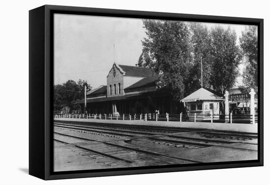 View of Northern Pacific Depot - Bismarck, ND-Lantern Press-Framed Stretched Canvas