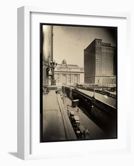 View of Park Avenue and 42nd Street, 1920-Byron Company-Framed Giclee Print