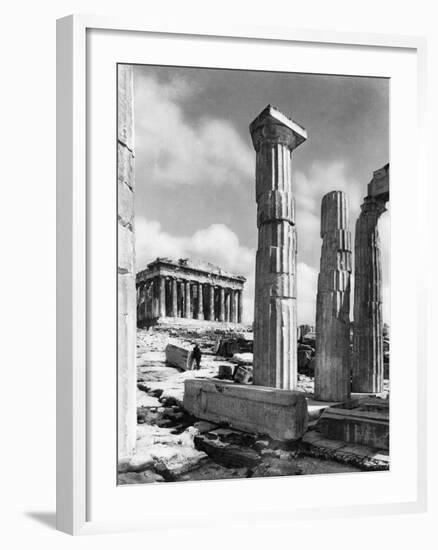 View Of Propylaes And Parthenon-Bettmann-Framed Photographic Print