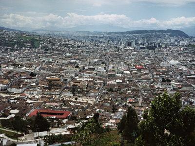 https://imgc.allpostersimages.com/img/posters/view-of-quito-from-hillside-ecuador_u-L-P2SG620.jpg?artPerspective=n