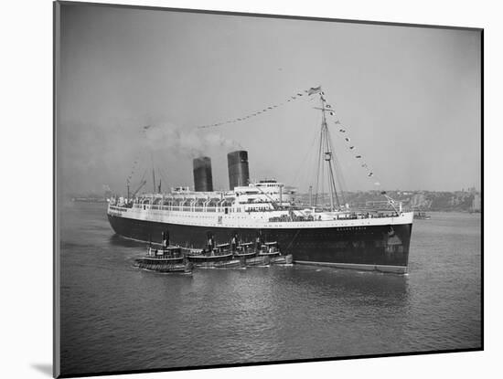 View of S.S. Mauretania with Tugboats-null-Mounted Photographic Print