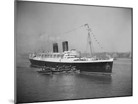 View of S.S. Mauretania with Tugboats-null-Mounted Photographic Print