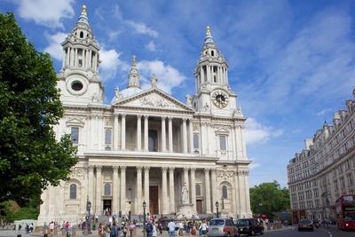 https://imgc.allpostersimages.com/img/posters/view-of-st-paul-s-cathedral-london-england-united-kingdom-europe_u-L-PNF1110.jpg?artPerspective=n