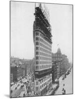 View of the Flatiron Building under Construction in New York City-null-Mounted Photographic Print