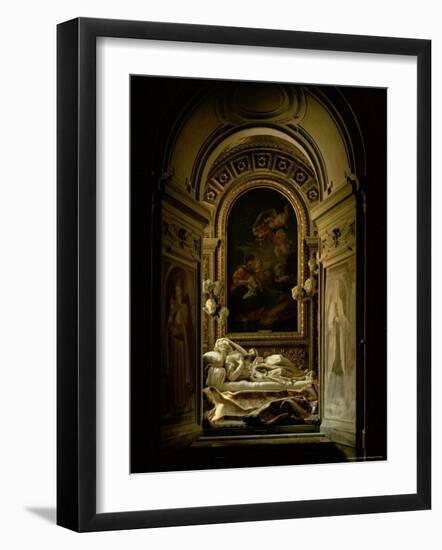 View of the The Altieri Chapel with the Death of the Blessed Ludovica Albertoni, 1675-Giovanni Lorenzo Bernini-Framed Photographic Print