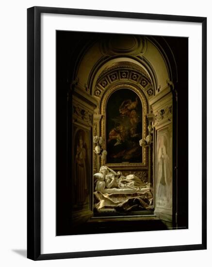 View of the The Altieri Chapel with the Death of the Blessed Ludovica Albertoni, 1675-Giovanni Lorenzo Bernini-Framed Photographic Print