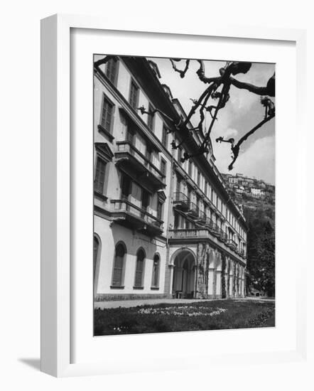 Villa D'Este, Now a Famous Hotel on Lake Como-Carl Mydans-Framed Photographic Print