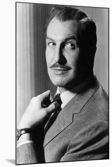 Vincent Price-null-Mounted Photographic Print