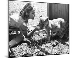 Virginia McKenna - Born Free-null-Mounted Photo