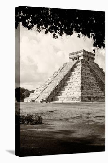 ¡Viva Mexico! B&W Collection - El Castillo Pyramid in Chichen Itza X-Philippe Hugonnard-Stretched Canvas