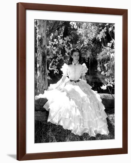 Vivien Leigh, Gone with the Wind, directed by Victor Fleming, 1939 (b/w photo)-null-Framed Photo