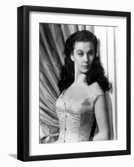 Vivien Leigh, Gone with the Wind, directed by Victor Fleming, 1939 (b/w photo)-null-Framed Photo