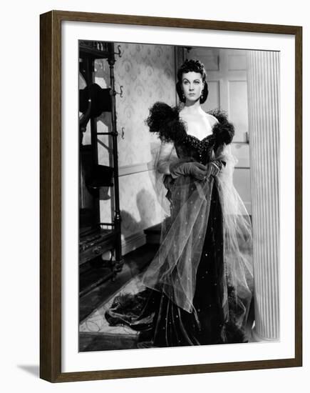 Vivien Leigh, Gone with the Wind, directed by Victor Fleming, 1939 (b/w photo)-null-Framed Photo