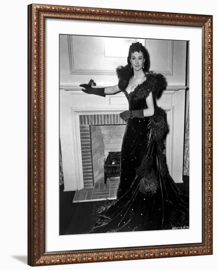 Vivien Leigh, Gone with the Wind, directed by Victor Fleming, 1939 (b/w photo)-null-Framed Photo