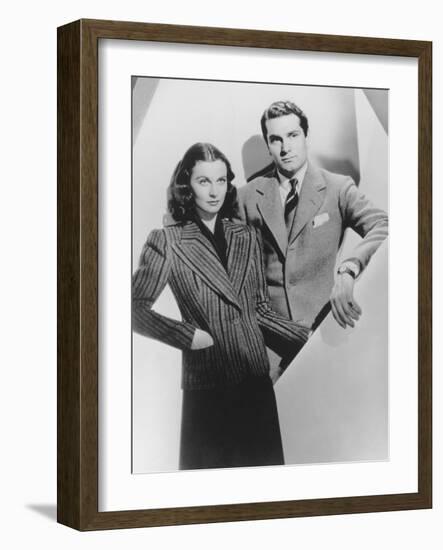 Vivien Leigh, Laurence Olivier-null-Framed Photographic Print