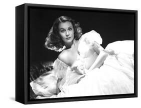 Vivien Leigh, Waterloo Bridge, 1940-null-Framed Stretched Canvas