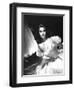 Vivien Leigh, Waterloo Bridge, 1940-null-Framed Premium Photographic Print