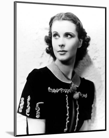 Vivien Leigh-null-Mounted Photo