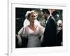 Voyage au bout by l'enfer THE DEER HUNTER by Michael Cimino with Meryl Streep and Robert by Niro, 1-null-Framed Photo