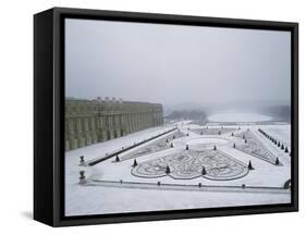 Vue du château de Versailles sous la neige côté parterre du Midi et de la p-null-Framed Stretched Canvas